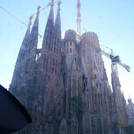 Apartamento Sagrada Familia Barcellona Esterno foto